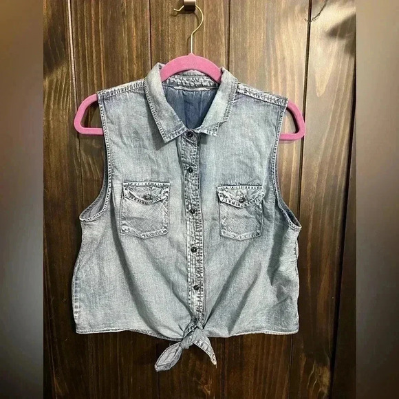 Hippie Laundry Denim Tie Knot Crop Top. Size: XL - Picture 3 of 7